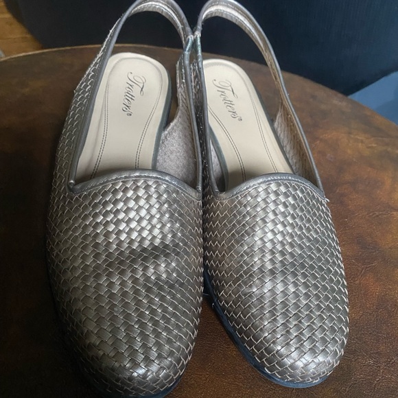 Trotters Woven Lucy Slingbacks - Picture 3 of 9